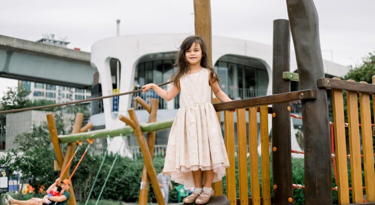 What Playsets Are Best for Phoenix Backyards?