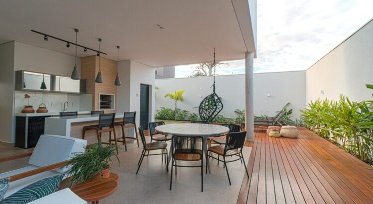 The Role of Outdoor Space in Property Value